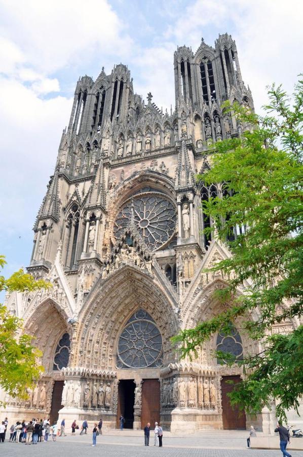 Lux Cathedrale Apartment Реймс Екстериор снимка